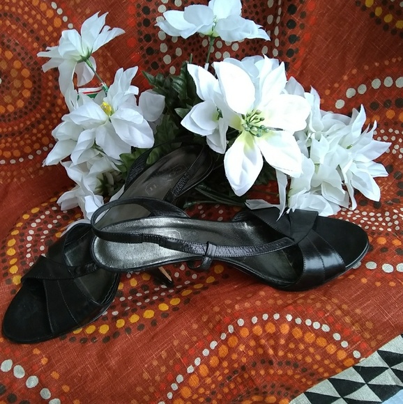 ❤√√COACH BLACK LEATHER SLING BACK HEELS - Picture 4 of 7